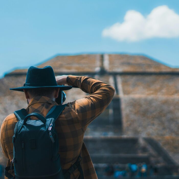 A hired photographer doing social media marketing in Mexico